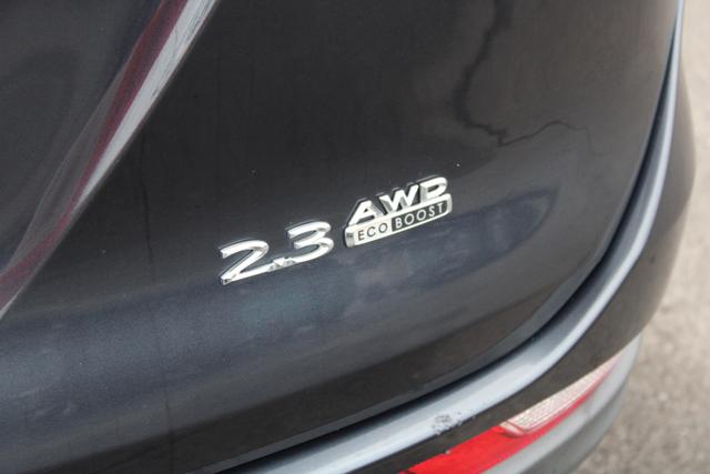 Vehicle image 9 of 33