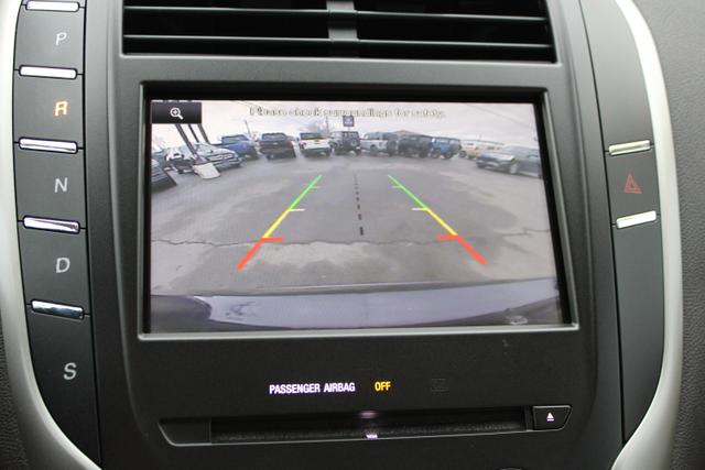 Vehicle image 18 of 33