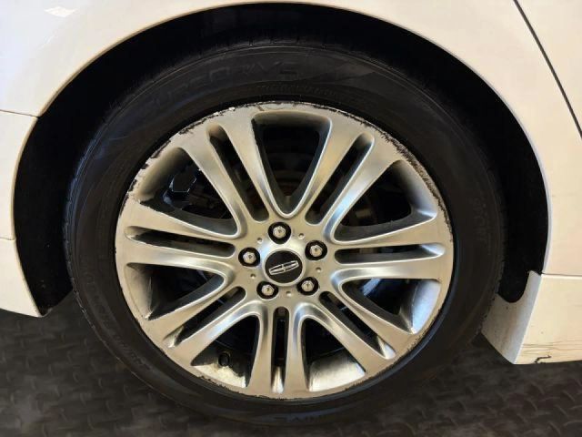 2015 Lincoln MKZ Base Image 1 of 1