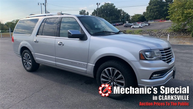 2015 Lincoln Navigator L Base Image 4 of 26