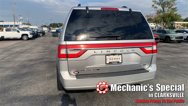 2015 Lincoln Navigator L Base Image 7 of 26