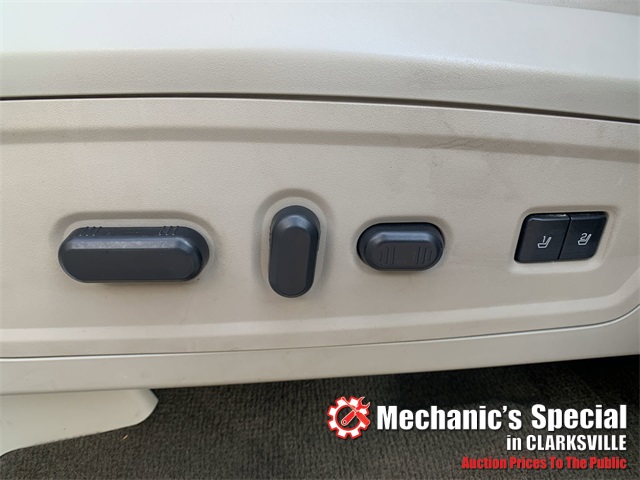 2015 Lincoln Navigator L Base Image 20 of 26