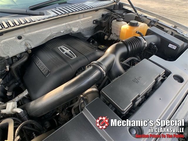 2015 Lincoln Navigator L Base Image 10 of 26