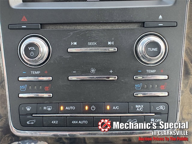 2015 Lincoln Navigator L Base Image 22 of 26