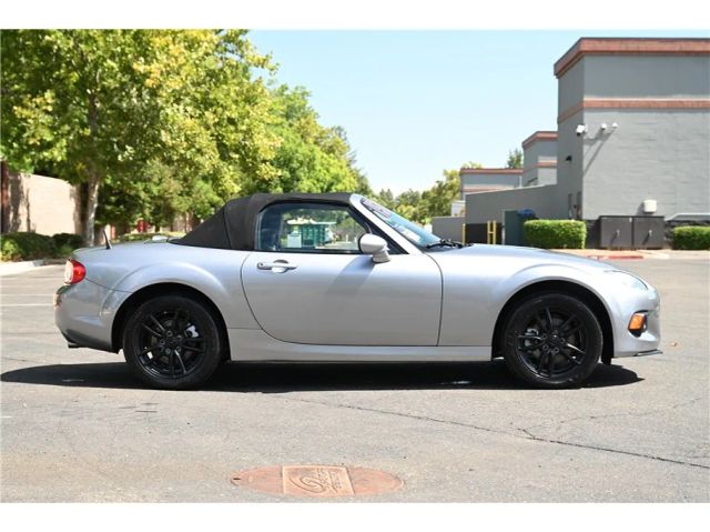 2015 Mazda MX-5 Miata Sport Image 4 of 22