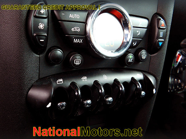 Vehicle image 8 of 9