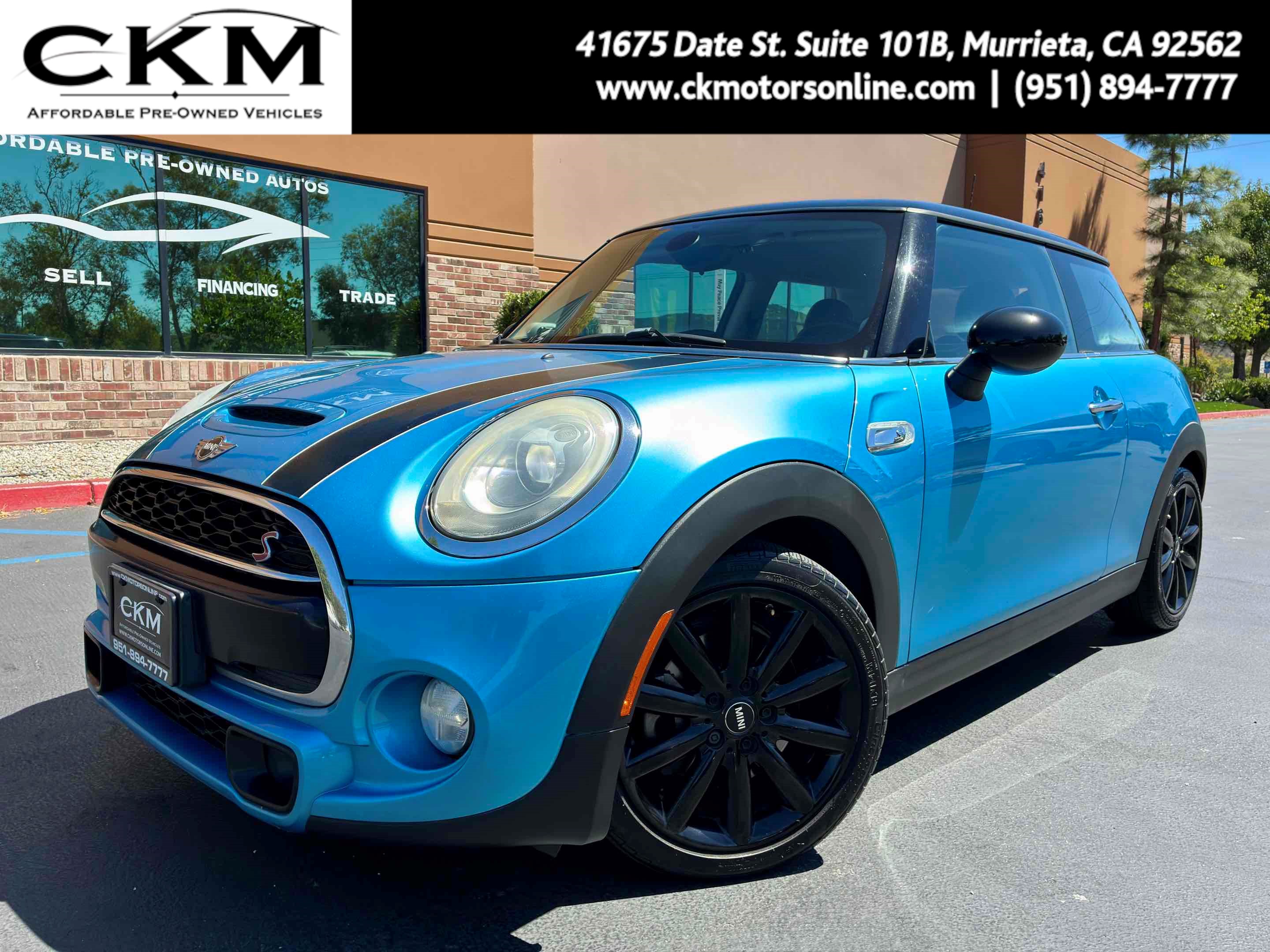 2015 MINI Cooper Hardtop S Image 1 of 52