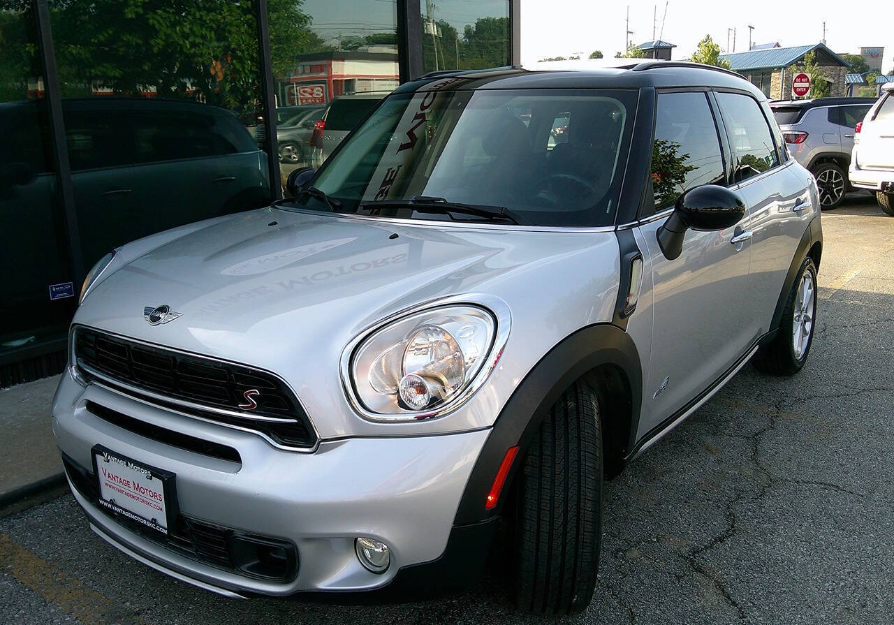 2015 MINI Cooper Countryman S Image 2 of 30
