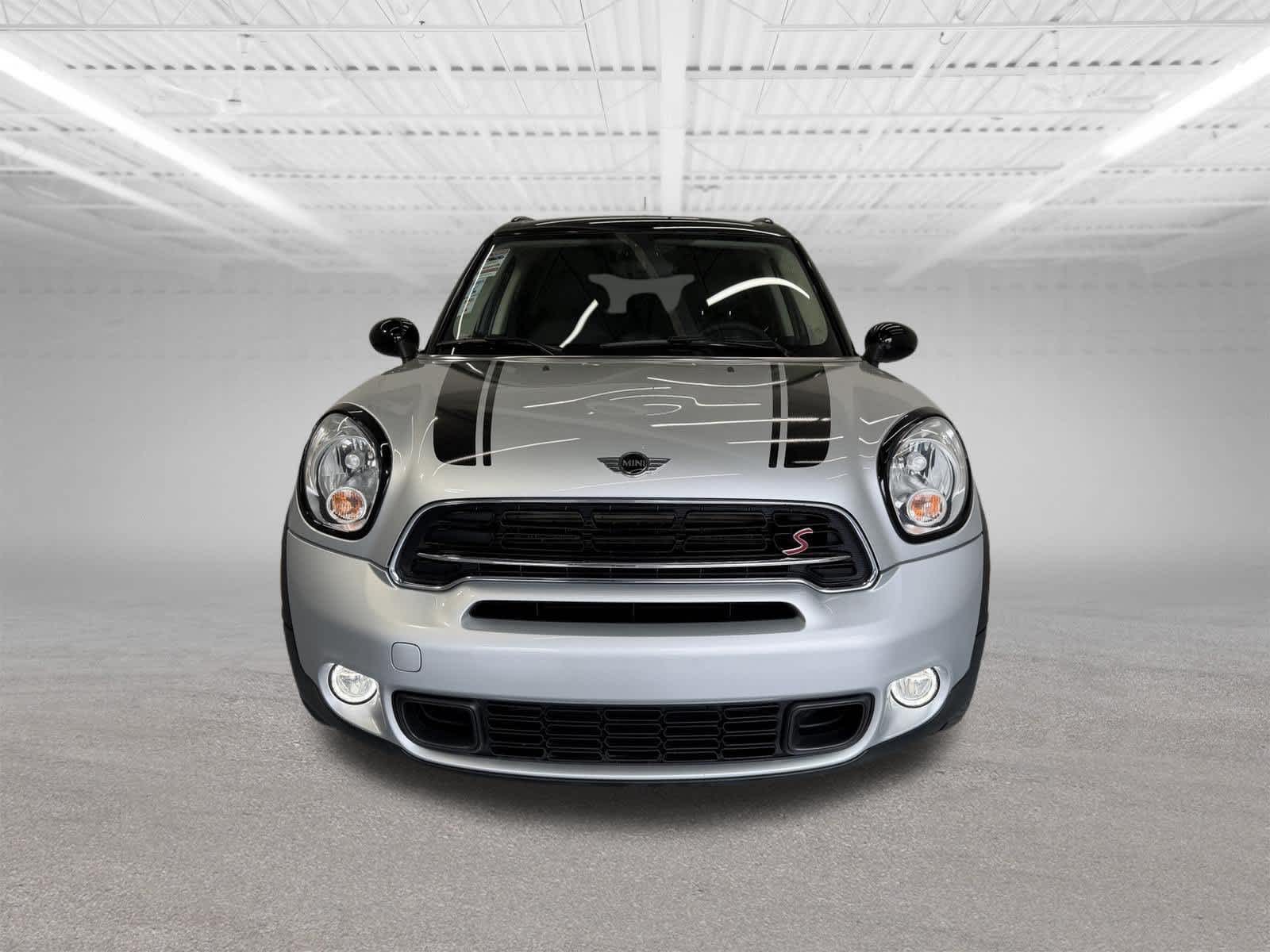 2015 MINI Cooper Countryman S Image 2 of 25