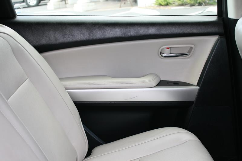 2015 Mazda CX-9 Grand Touring Image 19 of 37