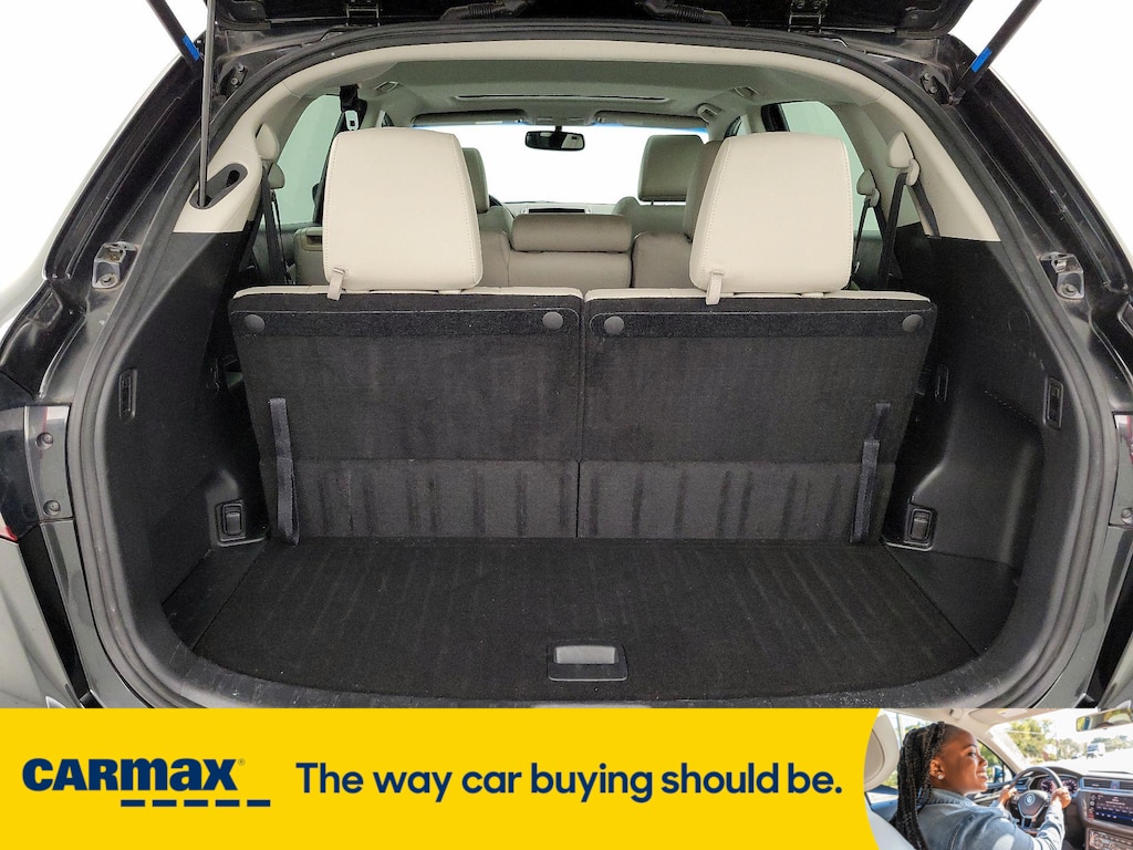 Vehicle image 25 of 27