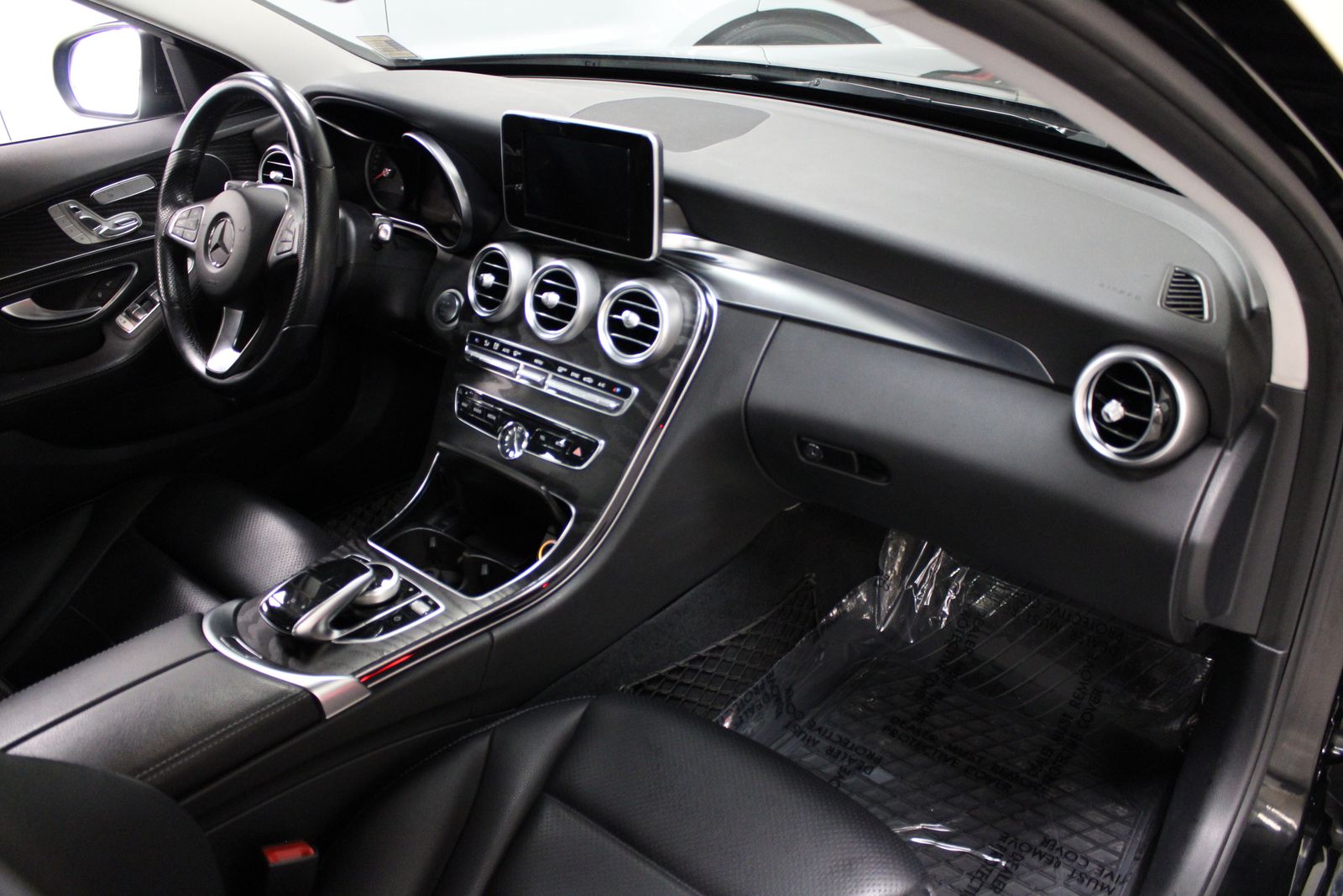 Vehicle image 22 of 37