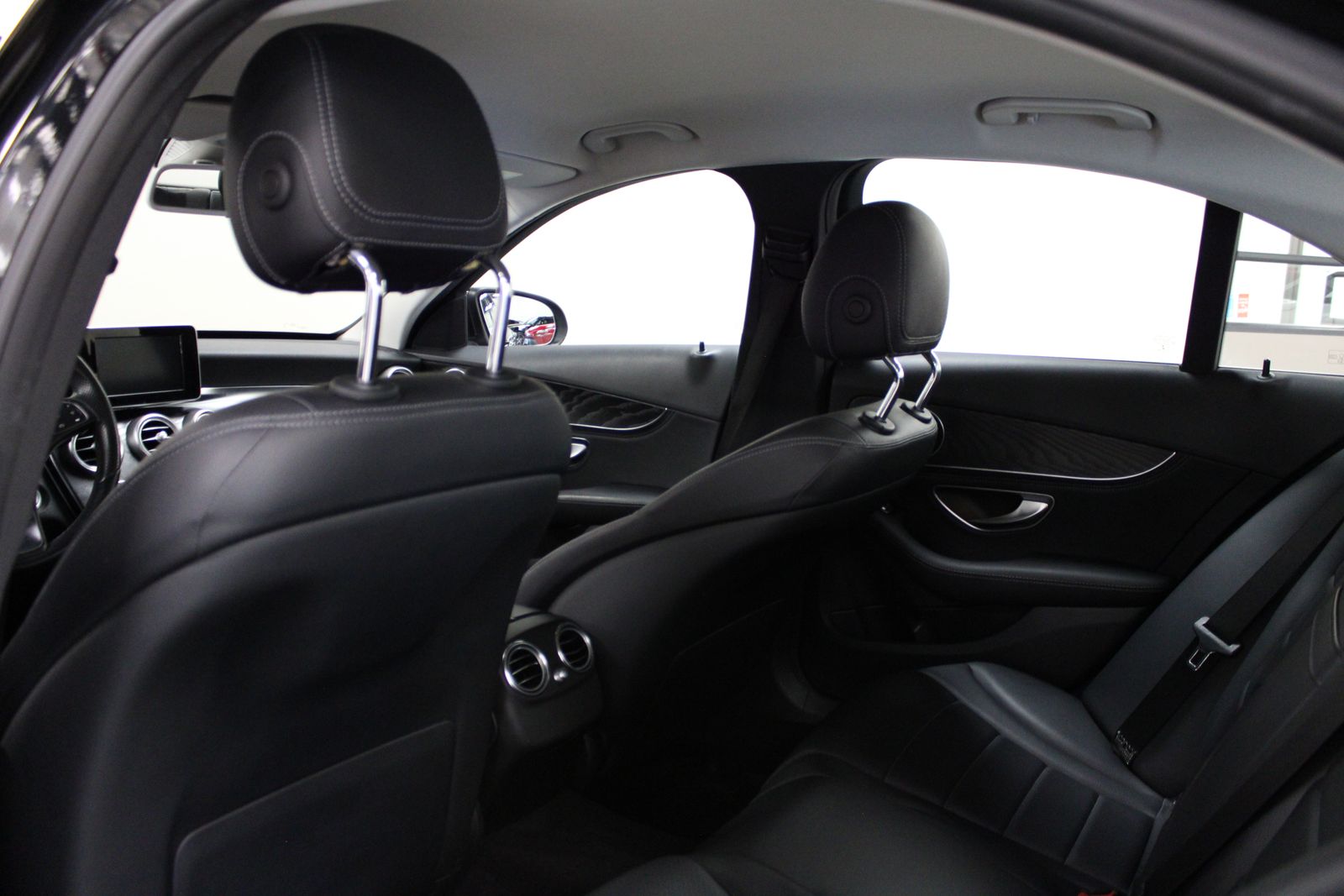 Vehicle image 16 of 37