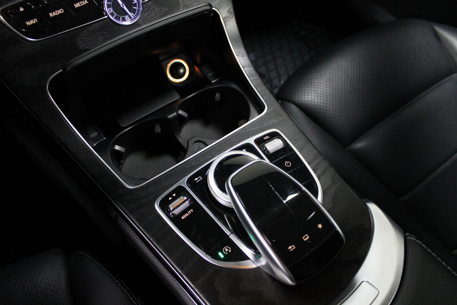 Vehicle image 34 of 37