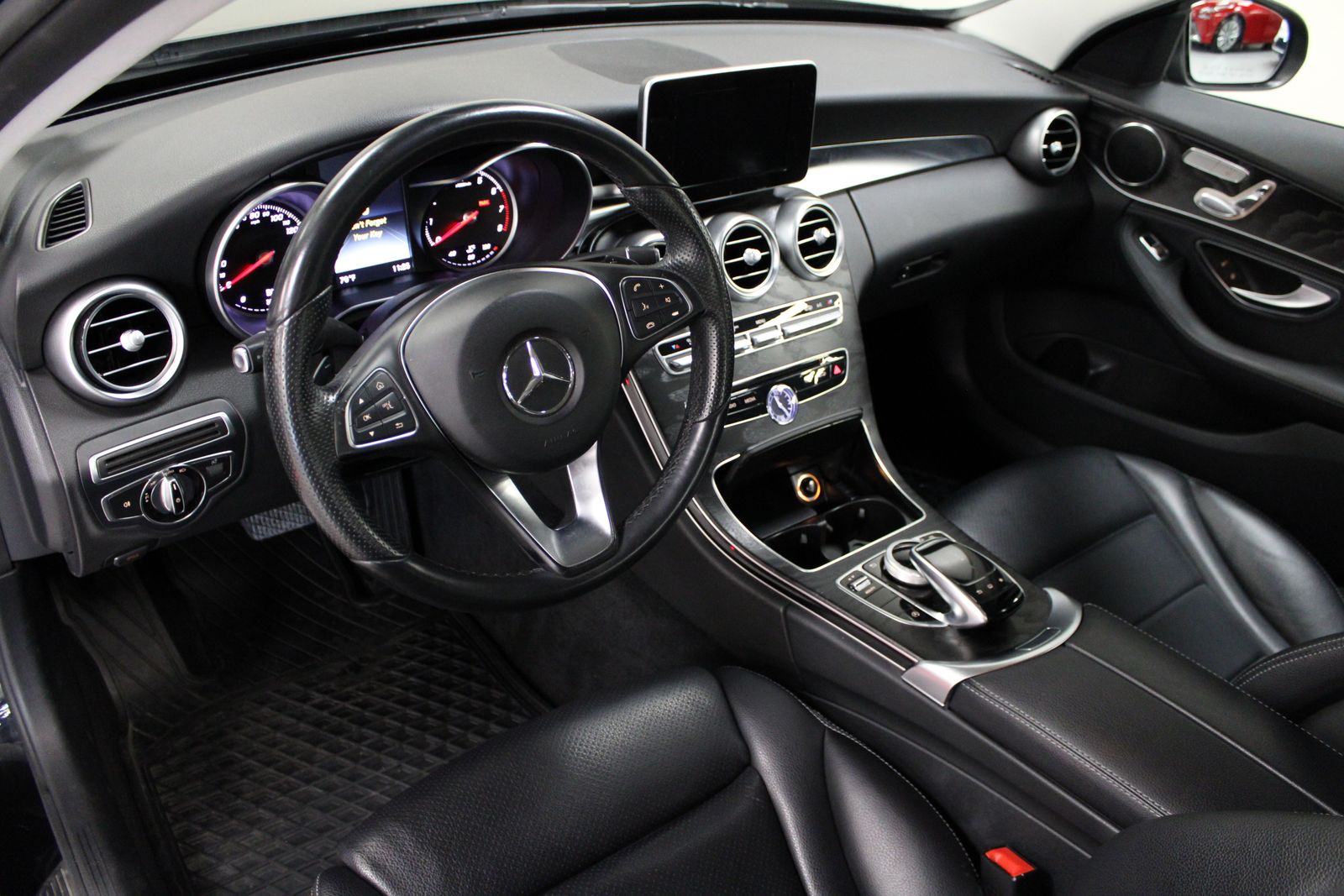 Vehicle image 25 of 37