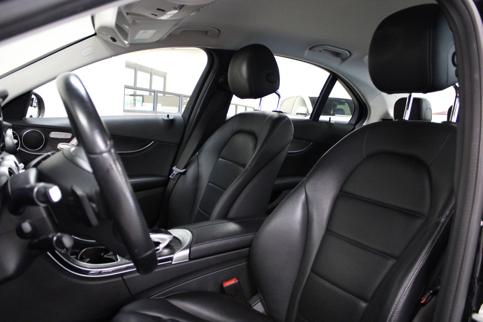 Vehicle image 24 of 37