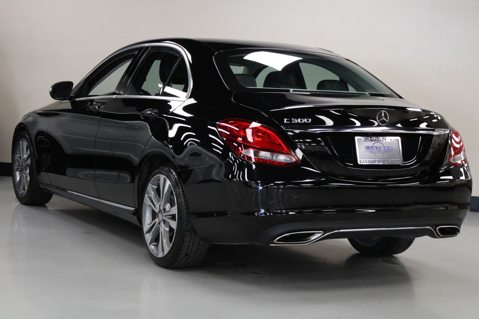 Vehicle image 10 of 37