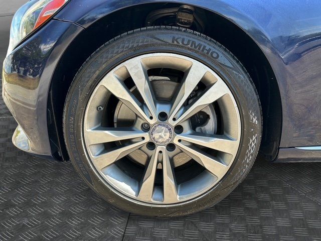Vehicle image 10 of 35