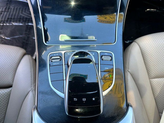Vehicle image 24 of 35