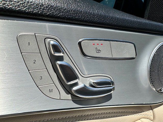 Vehicle image 25 of 35