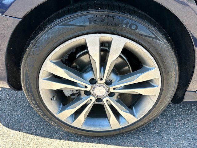 Vehicle image 12 of 35