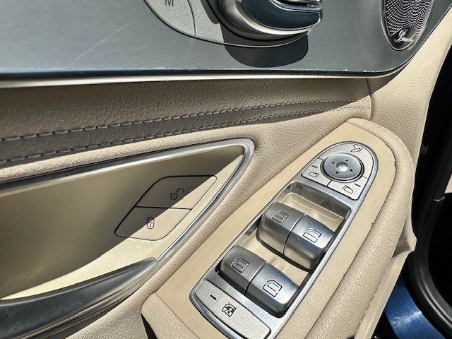 Vehicle image 26 of 35