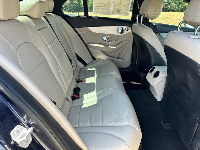 Vehicle image 14 of 35
