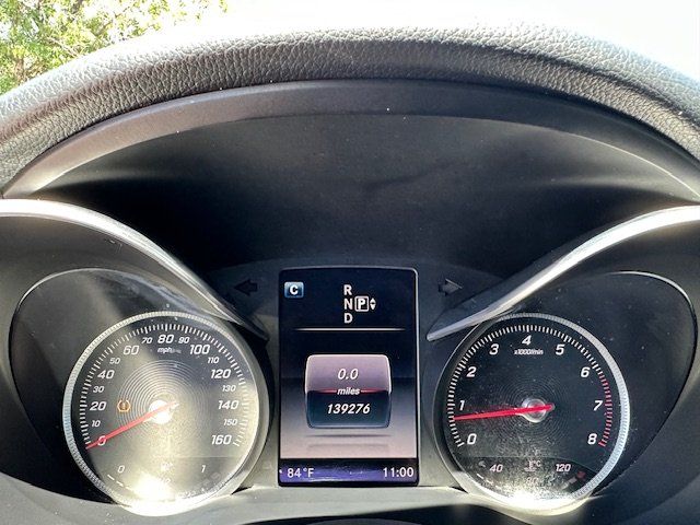 Vehicle image 21 of 35