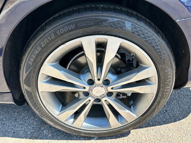 Vehicle image 11 of 35