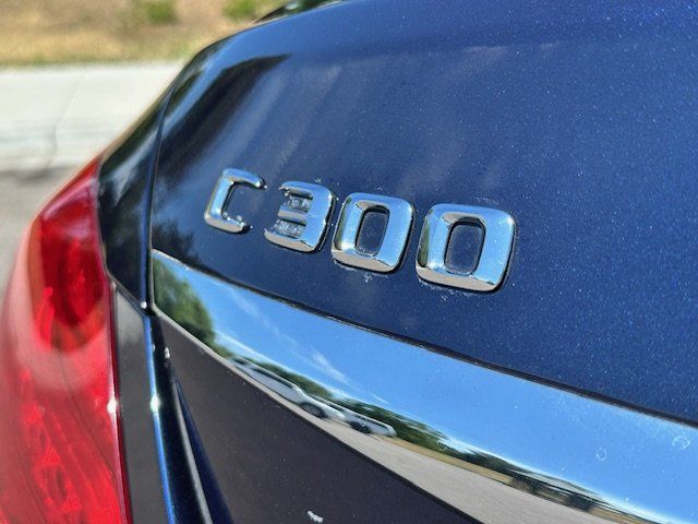 Vehicle image 32 of 35