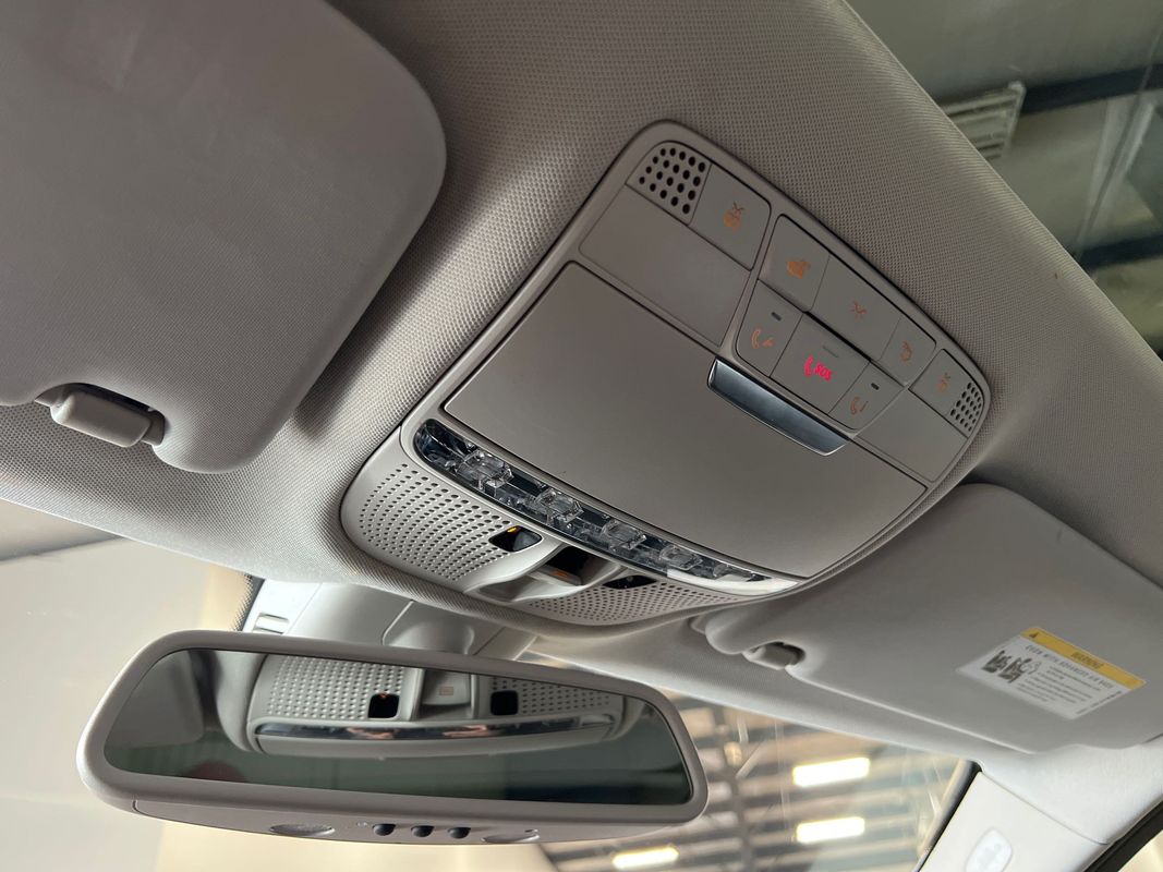 Vehicle image 83 of 104