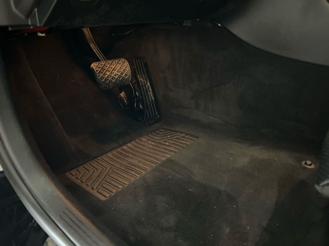 Vehicle image 68 of 104