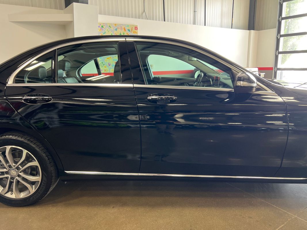 Vehicle image 11 of 104