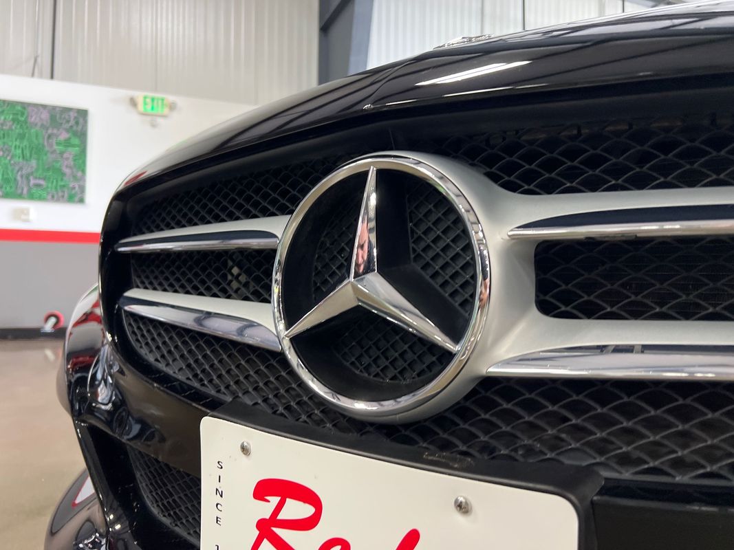 Vehicle image 33 of 104