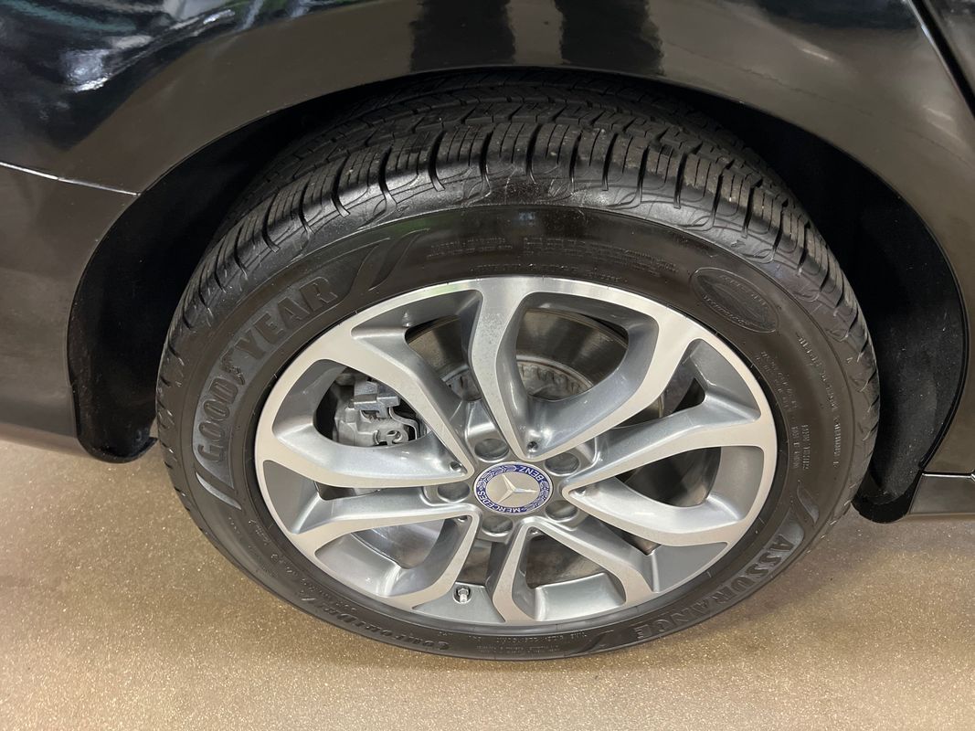 Vehicle image 59 of 104