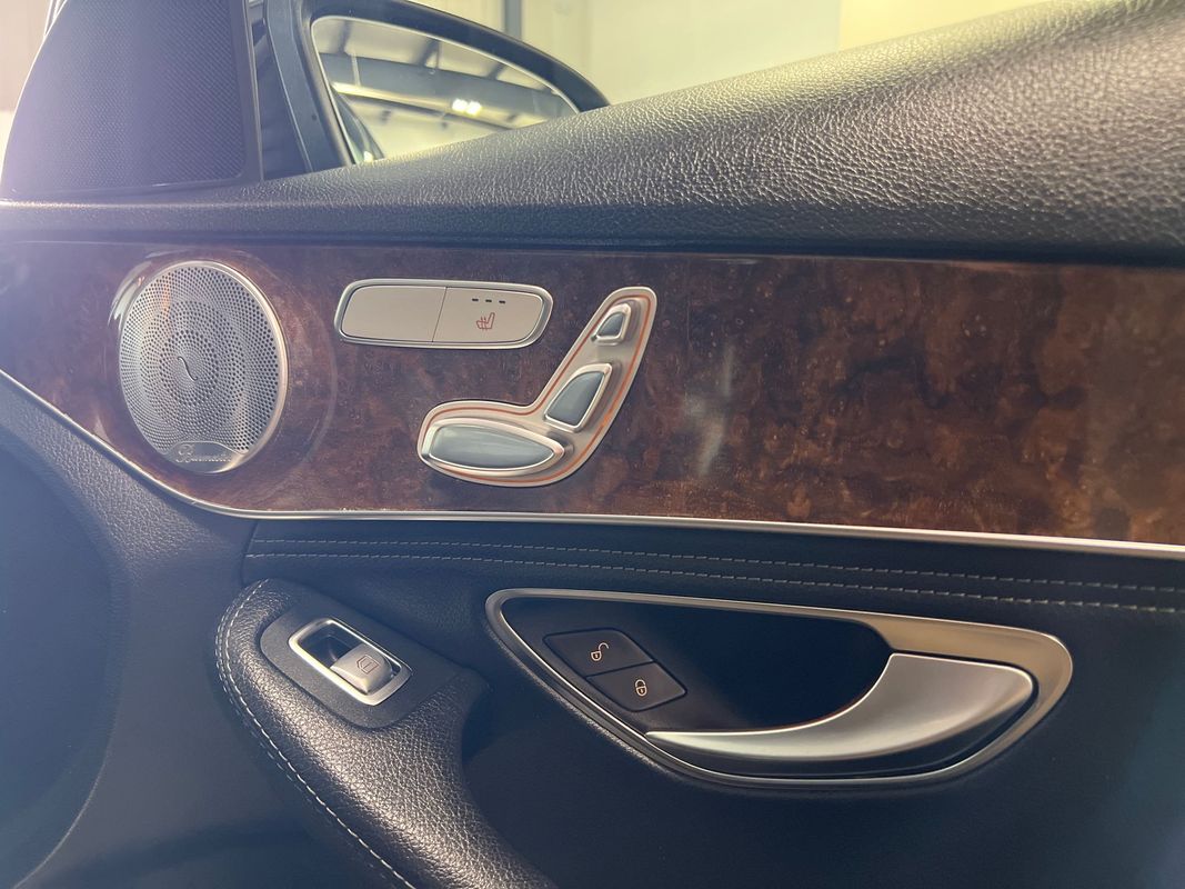 Vehicle image 86 of 104