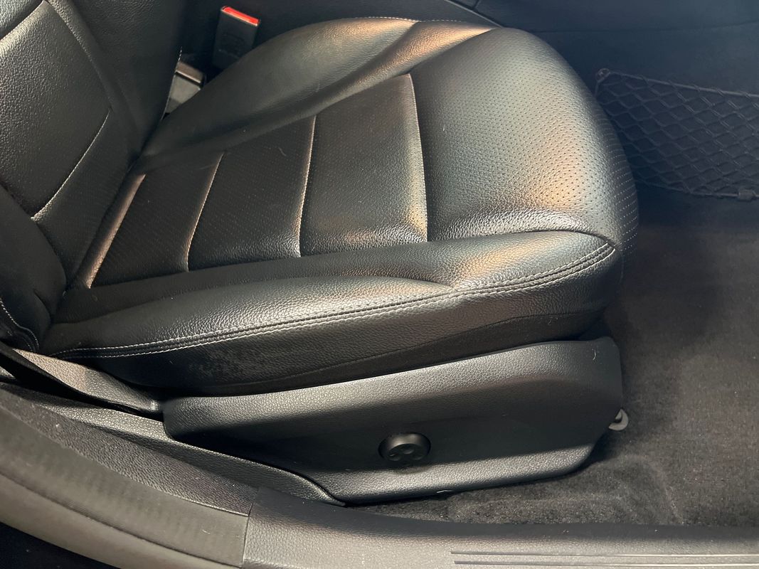 Vehicle image 87 of 104