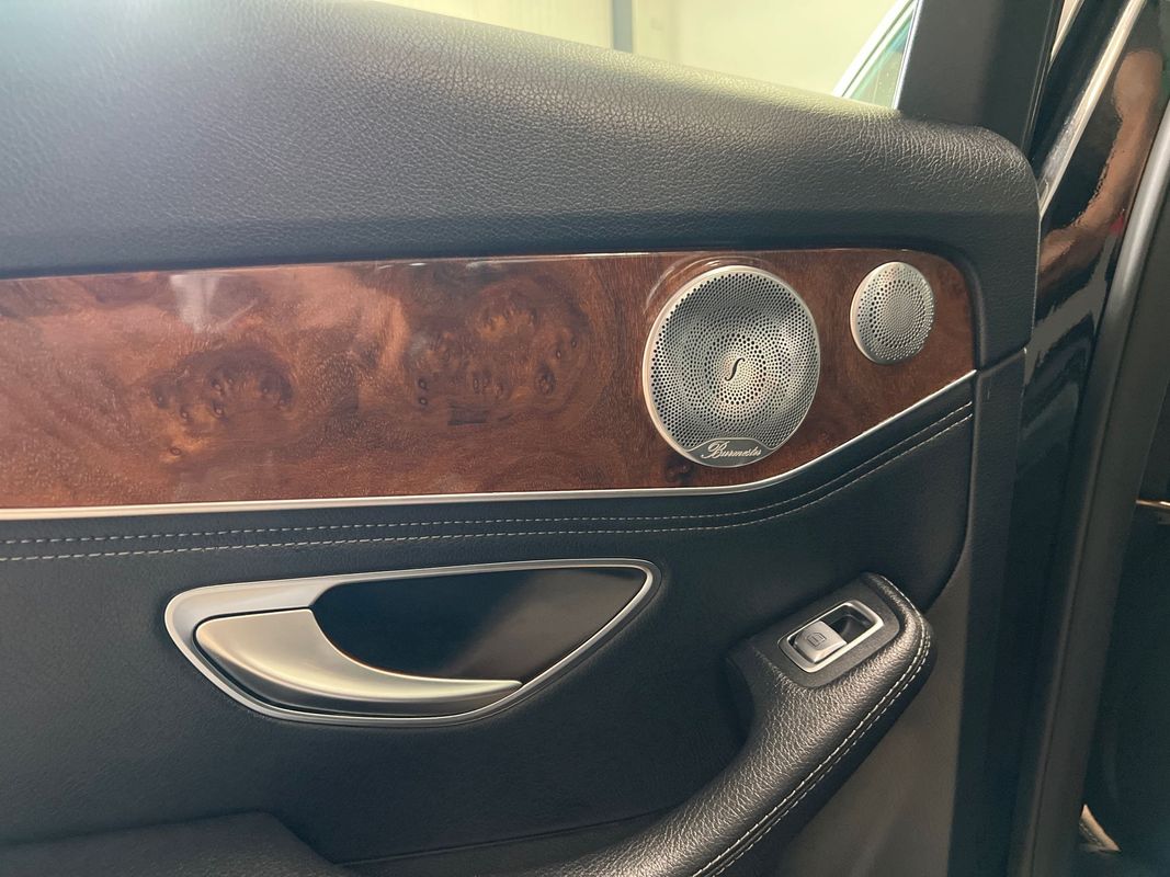 Vehicle image 101 of 104