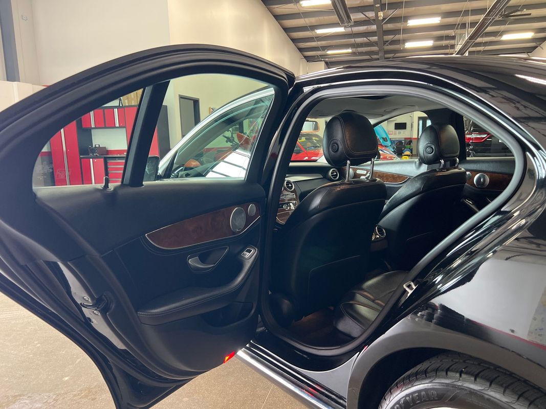 Vehicle image 100 of 104