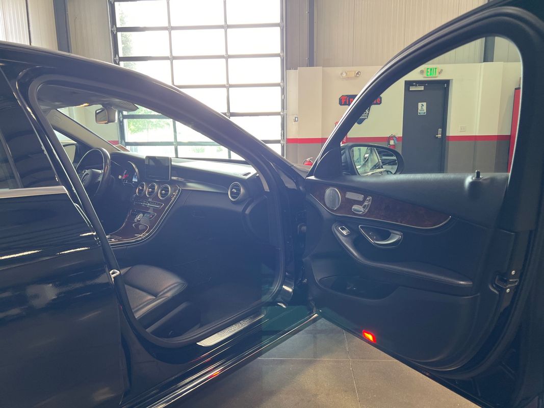 Vehicle image 85 of 104