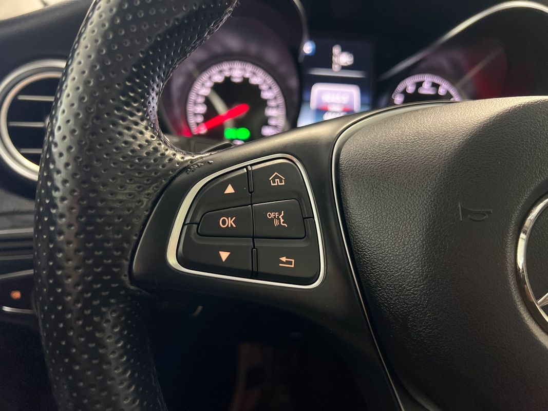 Vehicle image 73 of 104