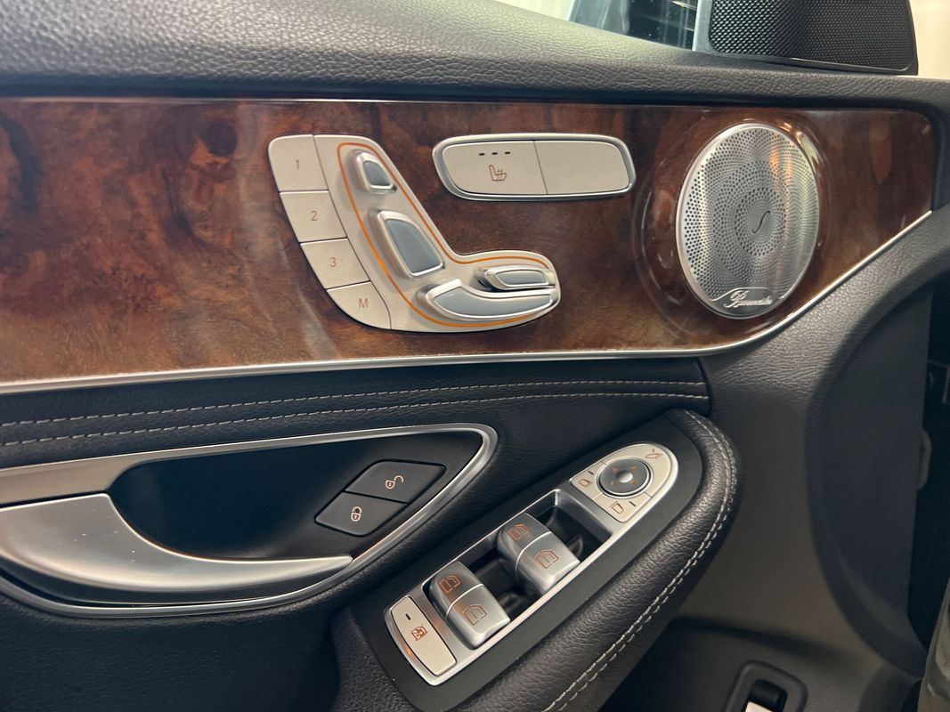 Vehicle image 66 of 104