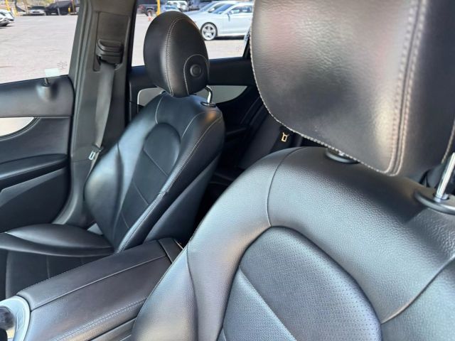 Vehicle image 12 of 25