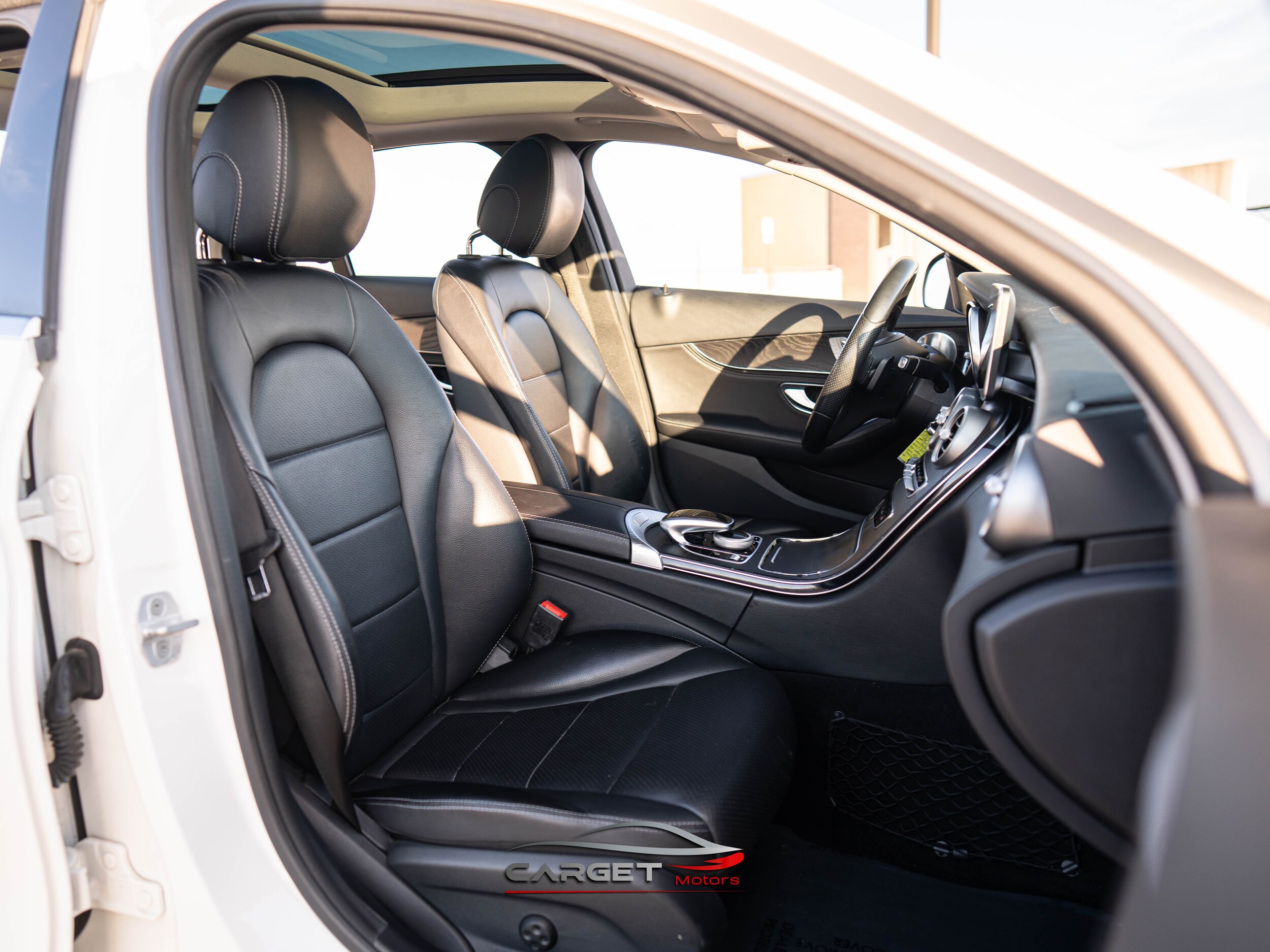Vehicle image 16 of 50