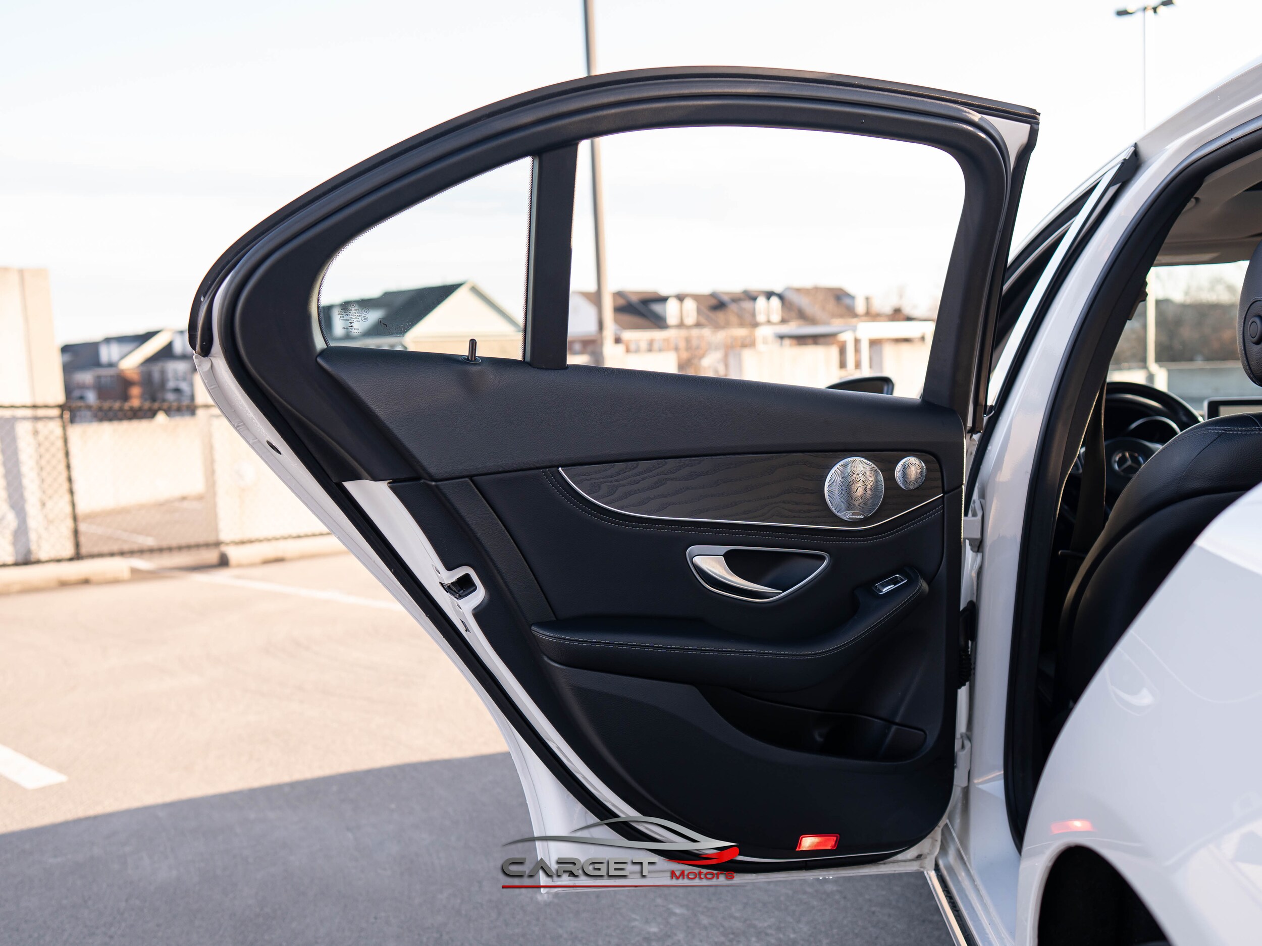 Vehicle image 41 of 50