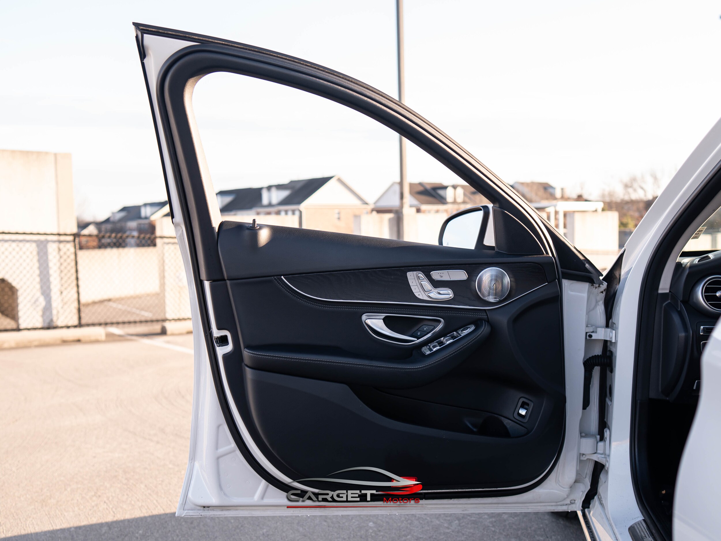 Vehicle image 39 of 50