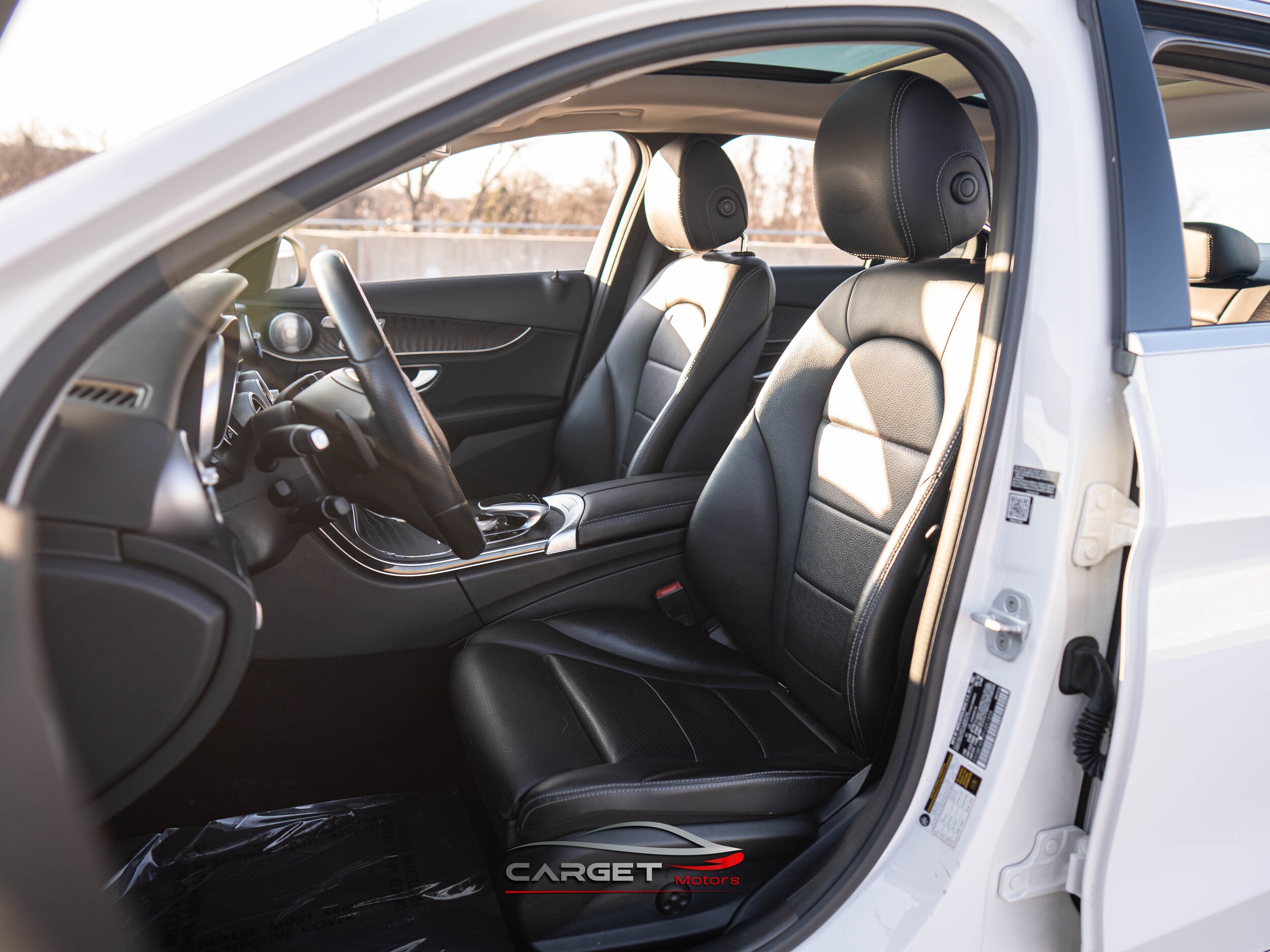 Vehicle image 15 of 50