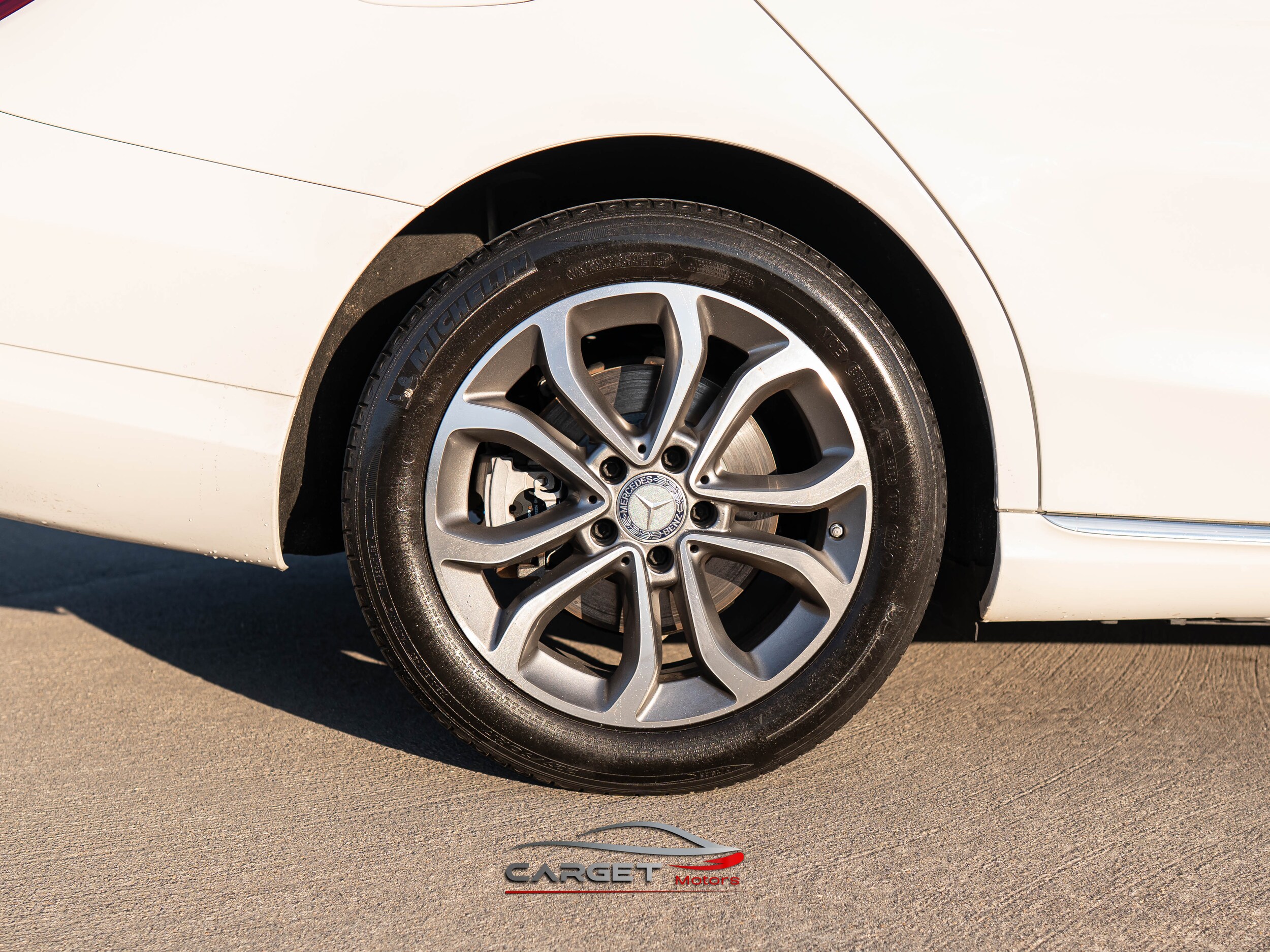 Vehicle image 10 of 50