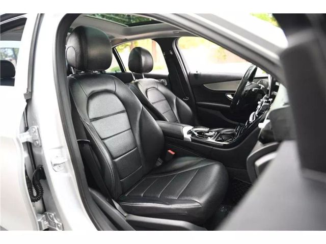 Vehicle image 12 of 28
