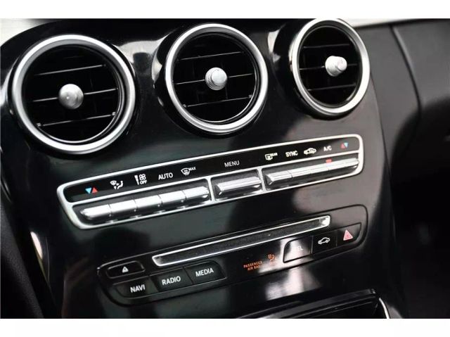 Vehicle image 26 of 28